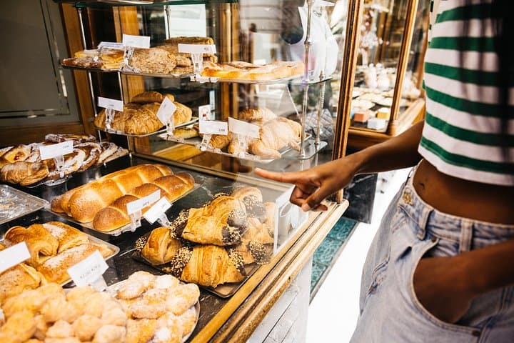 Private Saint-Germain Chocolate, Pastries & Macaron Walking Tour — photo 12