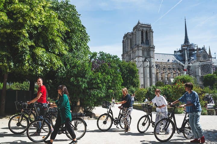 Best of Paris Small Group E-bike Guided tour (w/ optional Cruise) — photo 19