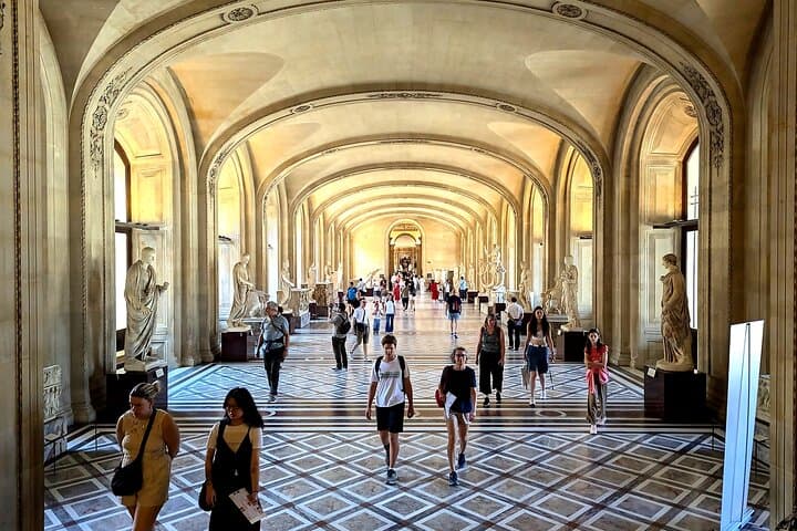 Louvre Museum Premium Guided Tour 6 GUESTS MAX Entry Included — photo 10