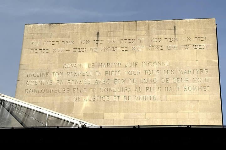 Marais District and Jewish Quarter Exclusive Guided Walking Tour — photo 20