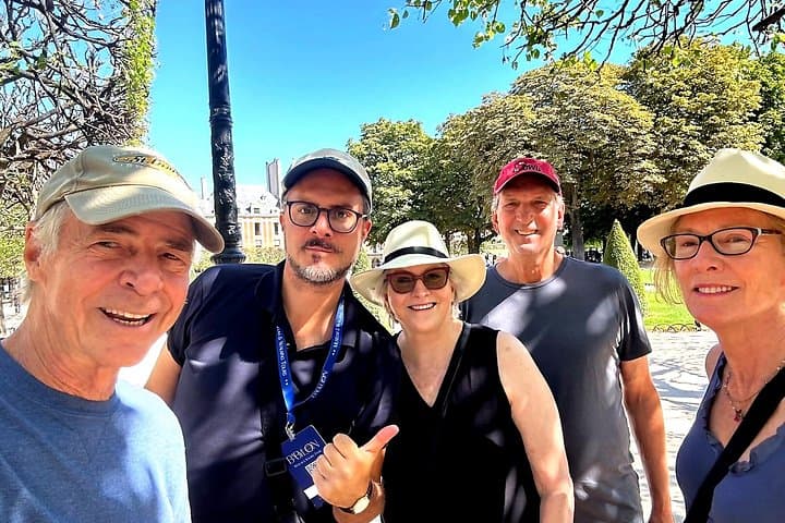 Marais District and Jewish Quarter Exclusive Guided Walking Tour — photo 18