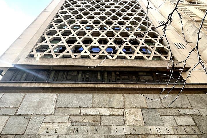Marais District and Jewish Quarter Exclusive Guided Walking Tour — photo 19