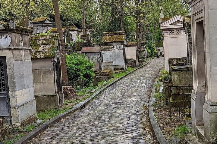 Pere Lachaise Cemetery Paris Exclusive Guided Walking Tour — photo 13