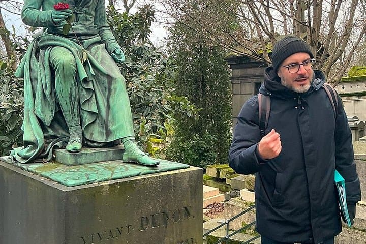 Pere Lachaise Cemetery Paris Exclusive Guided Walking Tour — photo 14