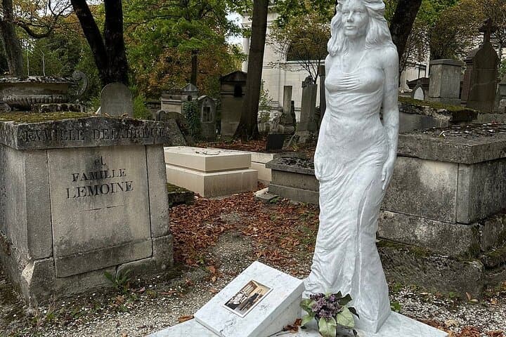 Pere Lachaise Cemetery Paris Exclusive Guided Walking Tour — photo 17