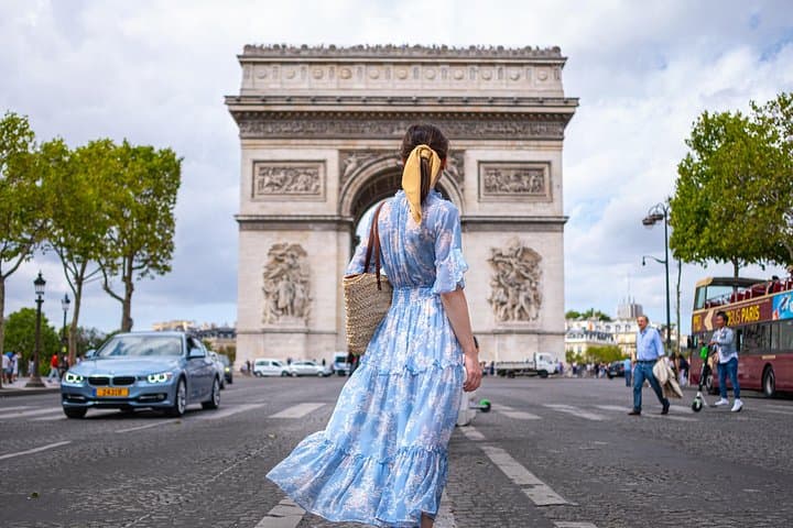 Arc de Triomphe and Champs Élysées Walking Tour — photo 2
