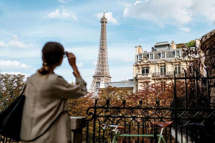 Private 4-hour City tour of Paris with Driver and Local Guide — photo 1