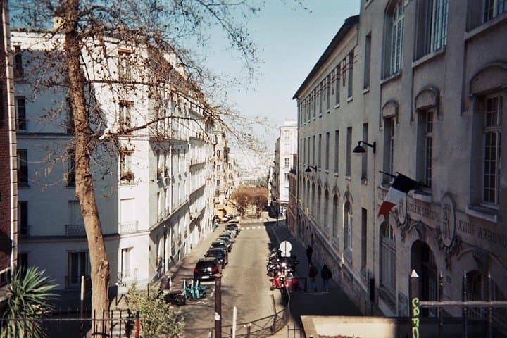 Bohemian Art and the History of Montmartre Tour — photo 2