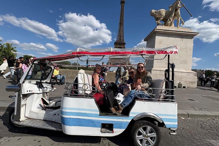 Paris Sightseeing by Tuk Tuk Golf Cart 2 hours — photo 4