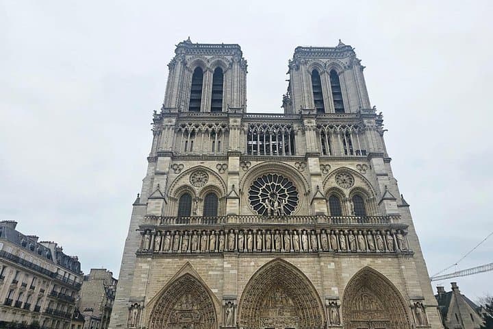 Private Notre Dame Outdoor Tour with Sainte Chapelle Entry. — photo 7