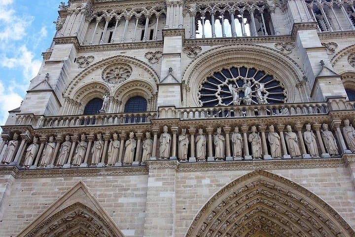 Private Notre Dame Outdoor Tour with Sainte Chapelle Entry. — photo 12