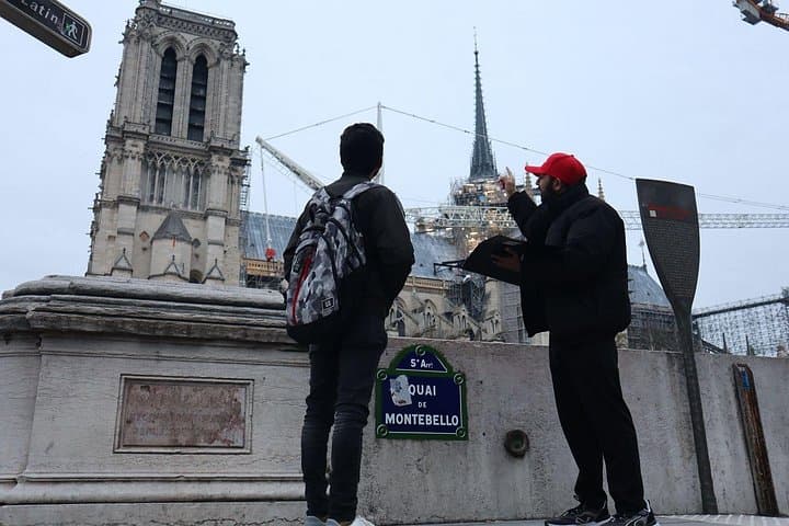 Private Notre Dame Outdoor Tour with Sainte Chapelle Entry. — photo 8