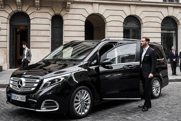 Private Transfer from Airport to Paris — photo 1