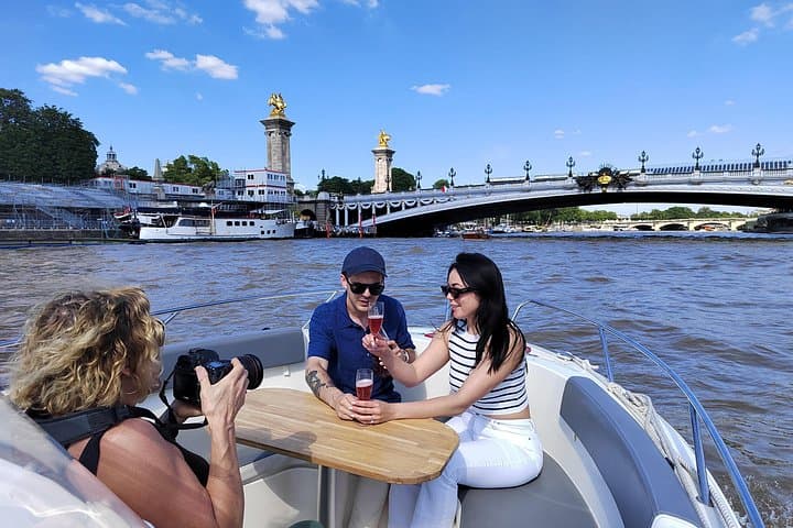 Paris Private Seine River Cruise with your Captain Guide — photo 7
