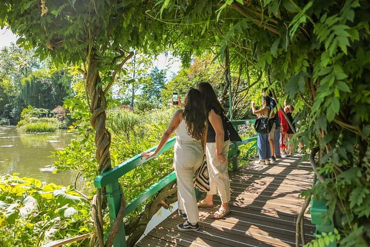 Giverny and Versailles Small Group Day Trip from Paris with Lunch — photo 20