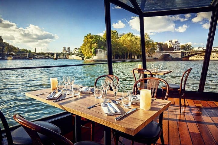 Paris Seine River Gourmet Lunch Cruise with Champagne Option — photo 3