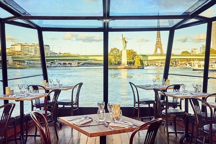 Paris Seine River Gourmet Lunch Cruise with Champagne Option — photo 17
