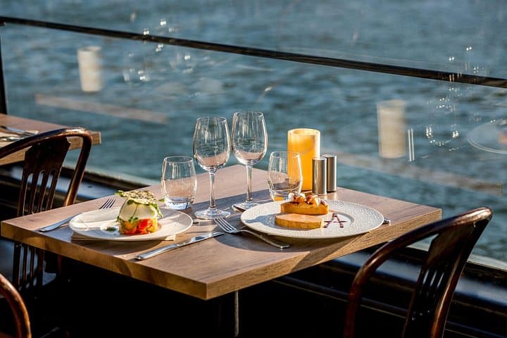 Paris Seine River Gourmet Lunch Cruise with Champagne Option — photo 4