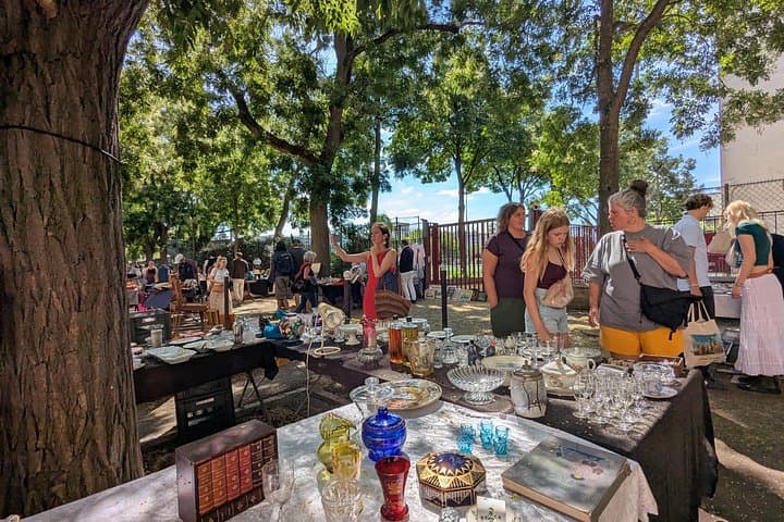 Flea Market Vanves Walking Tour — photo 1