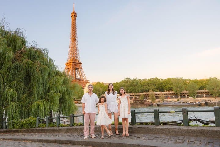 Private Photo Shoot at the Eiffel Tower or Louvre — photo 5