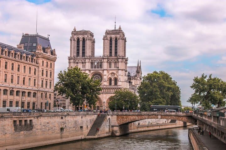 Paris Notre Dam to Pantheon Walking Tour with Pantheon Tickets — photo 1