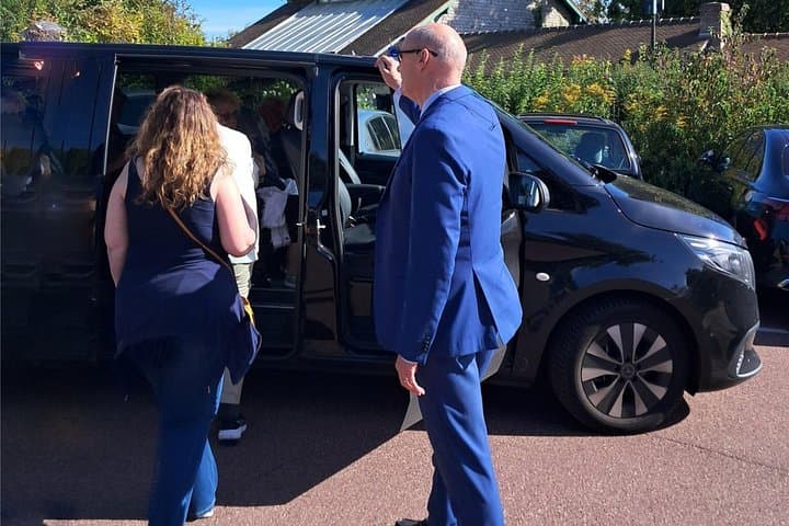 Giverny Small-Group Minivan with Hotel Pickup or Meeting Point — photo 2