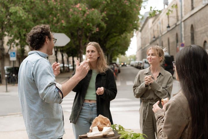 Bordeaux Wine, Pastries and Bistro Lunch by Food Lover Tour