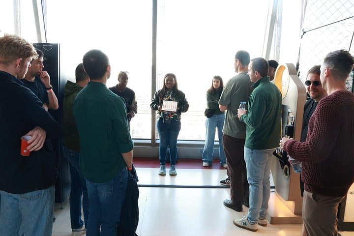 Eiffel Tower Lift Reserved Access Top or 2nd Floor -Max 10guests. — photo 8