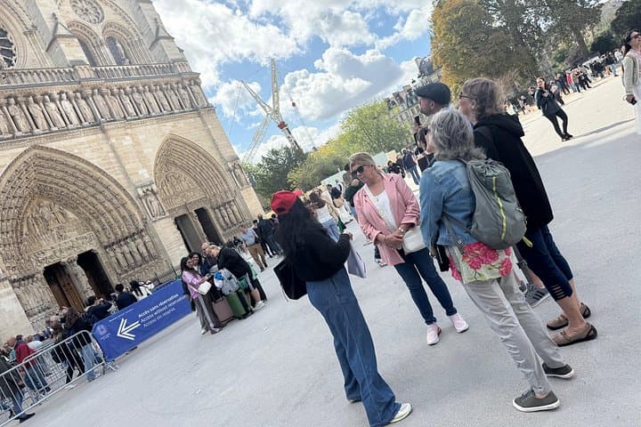Notre-Dame Cathedral Access and Outdoor Walking Tour — photo 18
