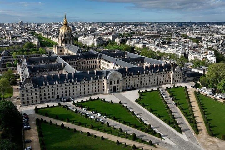 Paris Luxury Minivan City Tour with Audio Guide — photo 10
