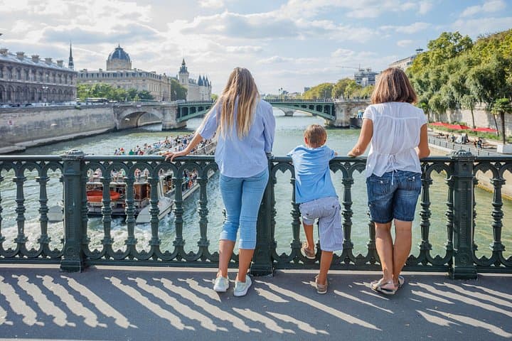 Paris Private Family Tour - Highlights & the Best Museum for Kids — photo 5