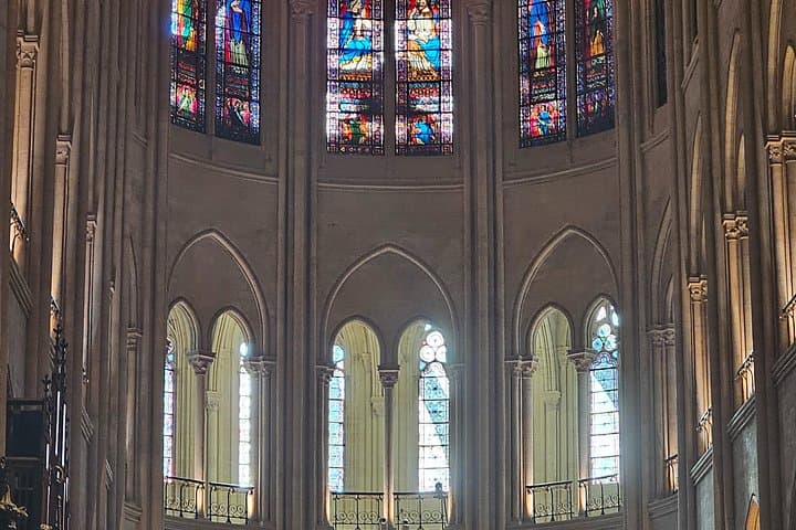 Notre Dame Outdoor Walking Tour and Entrance to Sainte Chapelle — photo 18