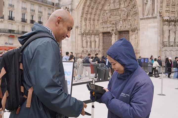 Inside Notre-Dame Tour with a Licensed Guide — photo 12