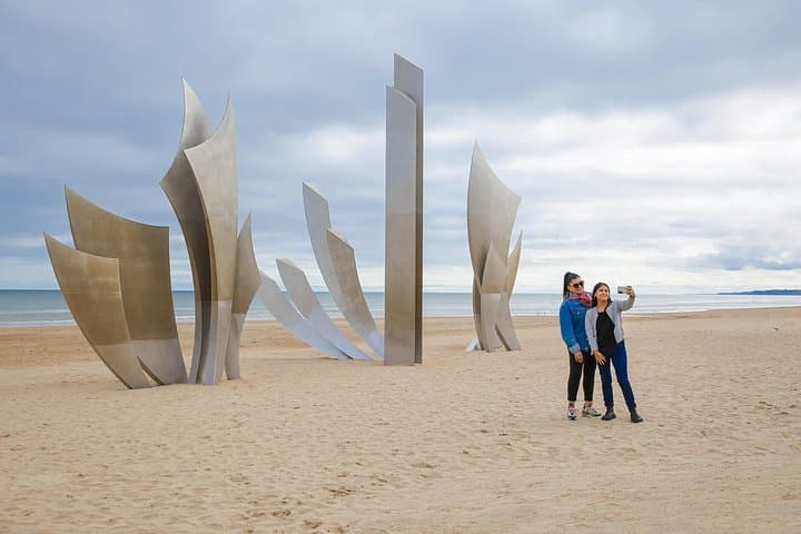 Normandy D-Day Beaches and World War II Sites Day Trip from Paris — photo 2