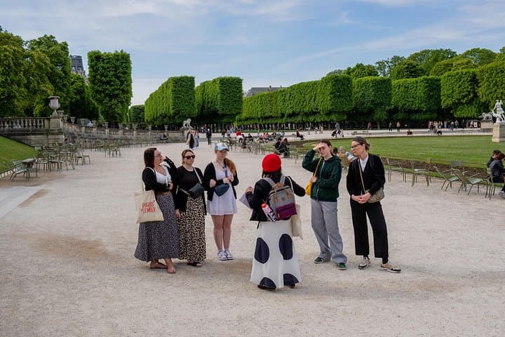 The Official Emily in Paris Locations Walking Tour — photo 7