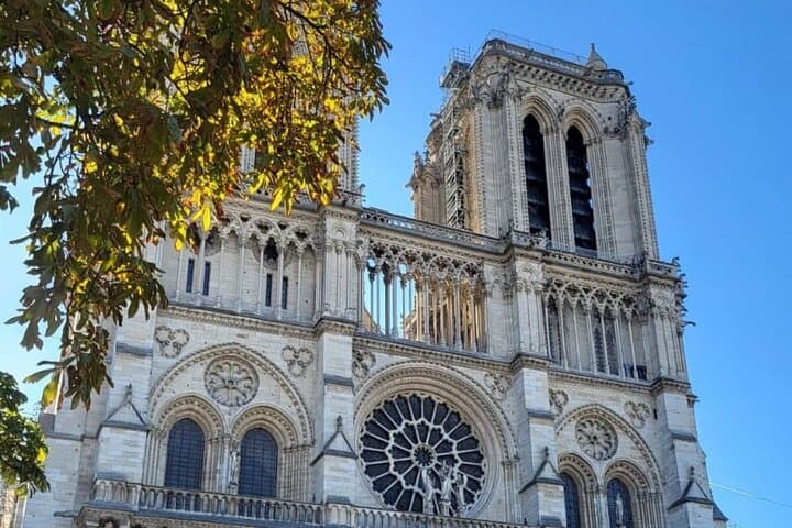 Notre Dame Cathedral Guided Tour with Entry — photo 1