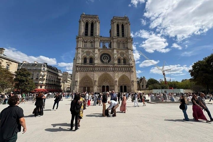 Notre Dame Cathedral Guided Tour with Entry — photo 10