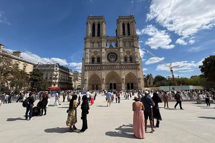 Notre Dame Cathedral Guided Tour with Entry — photo 6