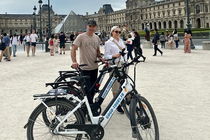 Paris: Small Group Highlights E-Bike Guided Tour — photo 7