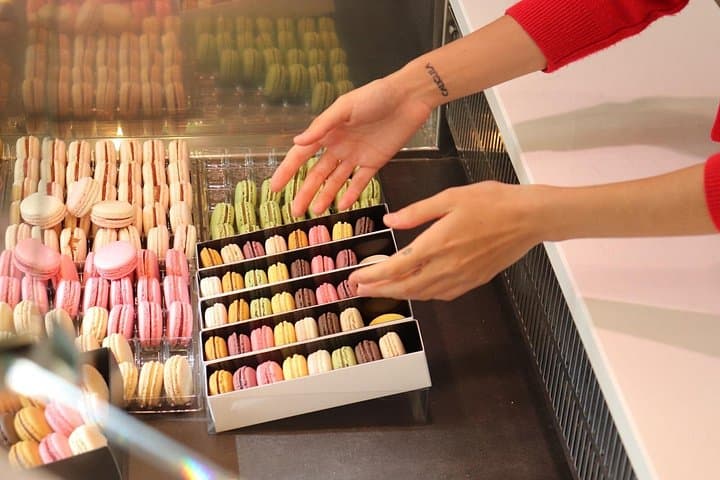 Paris Macaron Baking Activity in a Real Pâtisserie — photo 5