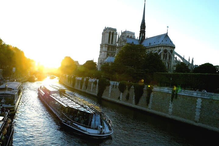 Seine River Sightseeing Cruise and Hop-On Hop-Off Options — photo 3