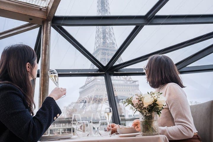 Paris Christmas Special Lunch Cruise by Bateaux Mouches® — photo 6