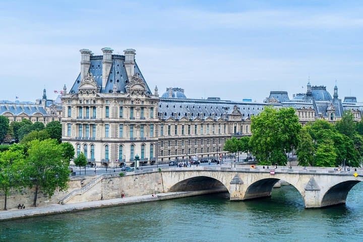 DIY in Paris Arc de Triomphe Orsay Notre Dame and 24H Transport — photo 8