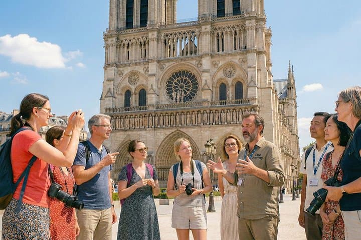 Notre Dame: Exterior Guided Tour & Unscheduled Entry — photo 1