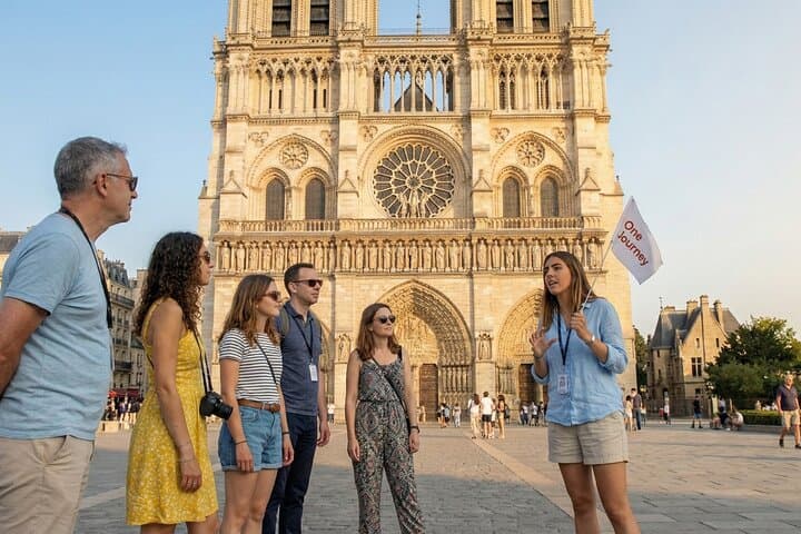 Notre Dame: Exterior Guided Tour & Unscheduled Entry — photo 2