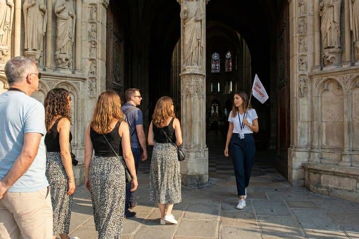 Notre Dame Interior and Exterior Small Group Guided Tour — photo 7