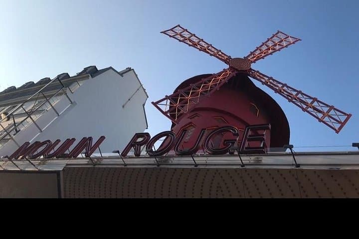 Moulin Rouge Show with Private Chauffeur & Hotel Pickup — photo 2