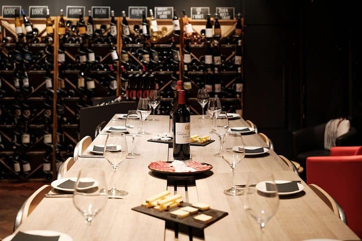 Wine and cheese tasting in Bastille — photo 3