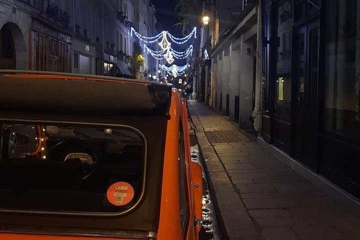 Private tour Paris Christmas lights tour 2 hours in Citroën 2CV — photo 4