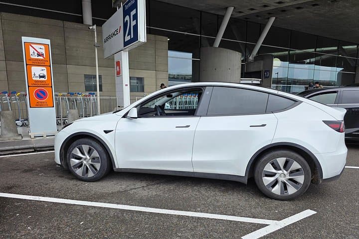 Private Airport Transfer Paris → CDG | Electric One-Way — photo 7